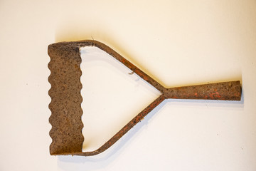 rostiges Gartengerät