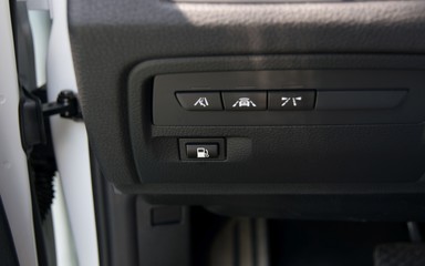 2017 BMW 330e driving assistance buttons