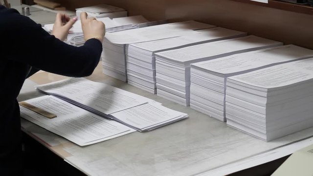 polygraphy. manual assembly of booklets and brochures