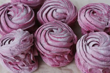 Fototapeta premium Delicious fresh blackcurrant marshmallows for Breakfast macro