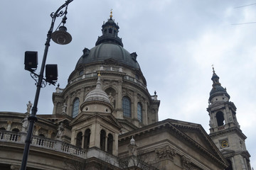 Fototapeta na wymiar the istvan basilica in budapest