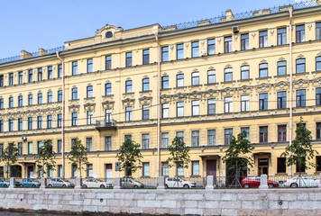 Obraz premium Buildings on waterfront of St. Petersburg summer day, Russia