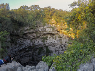 Basement of Las Golondrinas (Hirundo rustica) is a natural abyss located in the town of Aquismón belonging to the Mexican state of San Luis Potosí
