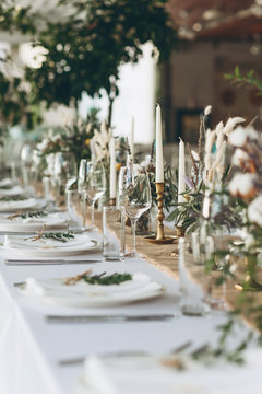 Table setting and decoration for a ceremony or celebration.