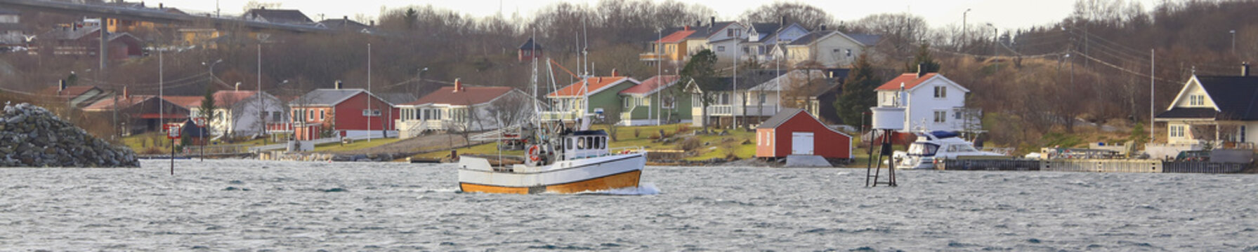  Fishing boat out to the fishing field outside  Brønnøysund