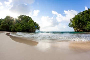 Frenchman's Cove beach Panorama mit Sandstrand und türkisen Wasser in Jamaika Portland