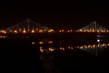 Obraz premium The Loschwitzer bridge in Dresden at night. It is called 