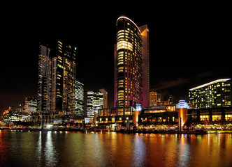 Obraz premium View At Night From King Street Bridge To Southbank At Yarra River In Melbourne Victoria Australia