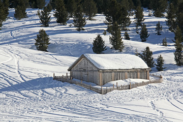 baita nella neve