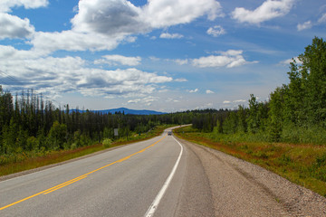 Fototapeta na wymiar Icefield Parkway: Beautiful Road 93 between Banff and Jasper