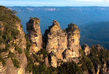 Fototapeta na wymiar Three Sisters, Blue Mountains Australia