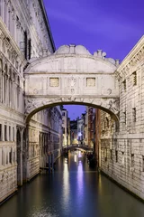 Cercles muraux Pont des Soupirs The famous Bridge of Sighs in Venice, Italy