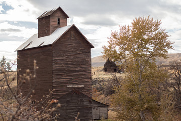 Fototapeta na wymiar Abandoned Barn