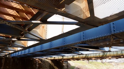 線路の裏側