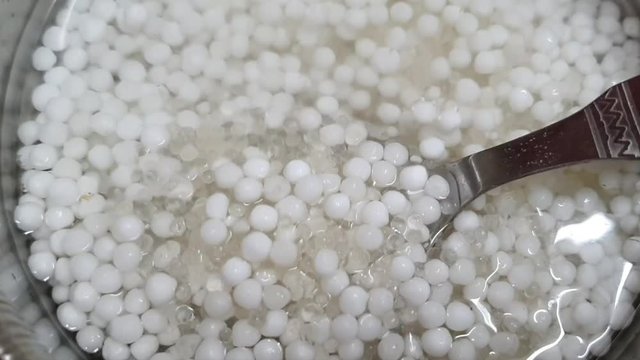 wet sago, saabudana in water, bhigahua saabudana
