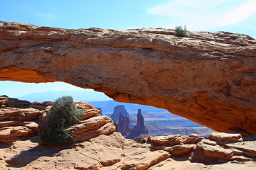 View Through Mesa Arch (UT 01783)