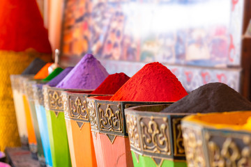 Spices and herbs being sold on street stal at Marrakech traditional market, Morocco. - obrazy, fototapety, plakaty