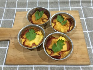Baked Ham Eggs and coriander
