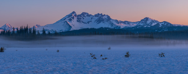 Mountain Panorama - Oregon - Broken Top