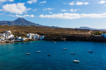 Obraz premium Atlantic ocean shore, waves and sky