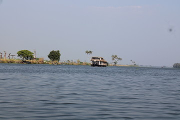 Fototapeta na wymiar THE BEAUTY OF VEMBANAD LAKE KUMARAKOM KERALA STATA INDIA