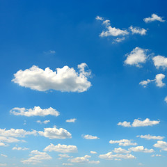 Obraz na płótnie Canvas Fluffy clouds