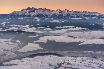 Pieniny Mountains winter view from Trzy Korony Peak, Poland © PawelUchorczak