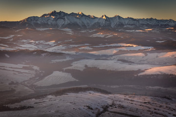 Pieniny Mountains winter view from Trzy Korony Peak, Poland © PawelUchorczak