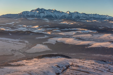 Pieniny Mountains winter view from Trzy Korony Peak, Poland © PawelUchorczak