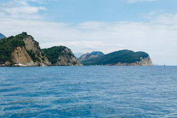 Fototapeta na wymiar peninsula in the sea on the horizon