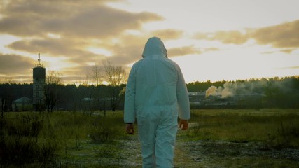 the virologist leaves away 4k - Powered by Adobe