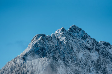 Fototapeta na wymiar beautiful view of the snowy European alps, stunning mountains