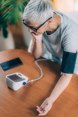 Mobile health - Measuring Blood Pressure, entering data in Smart Phone