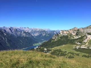 Obraz premium Widok na dolinę