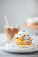 Custard cakes with cream