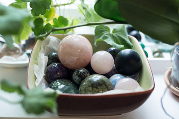 Rouind gemstone balls for massage