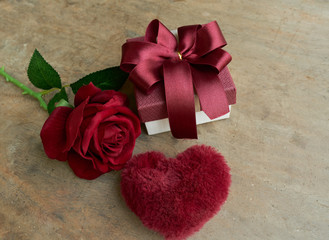  Gift boxes and roses from natural light