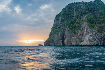 Point de vue en bateau à Ko Phi Phi Islands Maya Bay Thaïlande