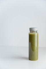 zumo natural de frutas en botella