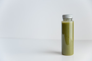 zumo natural de frutas en botella