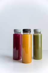 Zumos naturales de fruta en botella