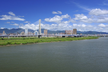 Fototapeta premium Scenic shot of Cable Stayed Bride City