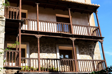 Albarracín, Teruel, casas típicas con balcones de madera