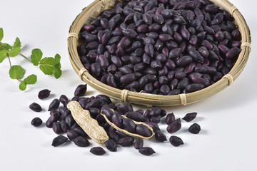 Black peanuts