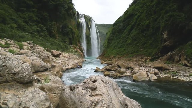 Nature Pictures Magnificent view of the Tamul waterfall, San Luis Potosi