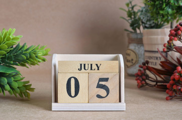 July 5, Vintage natural calendar.