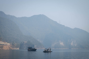 Chinese fisherman's sailing boat at Yangtze river for the traveler along with the three gorges area