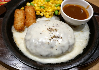チーズインハンバーグ