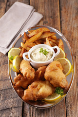 fish and chips with sauce