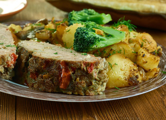 Meatloaf with Potatoes and Carrots